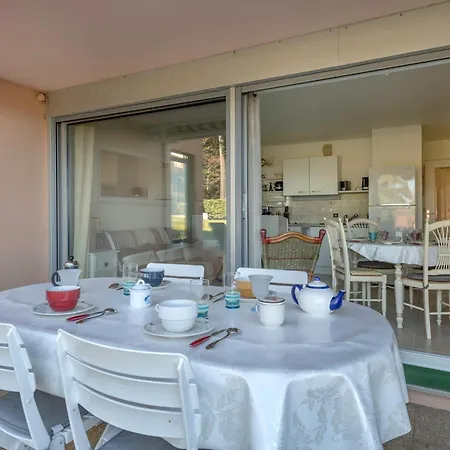 Apartment Bord De Mer, Rez-de-terrasse Pour 4,