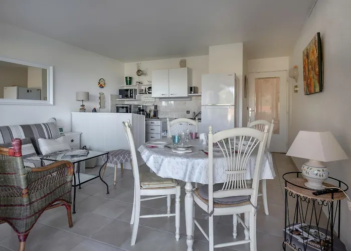 Bord De Mer, Rez-de-terrasse Pour 4, Pornic