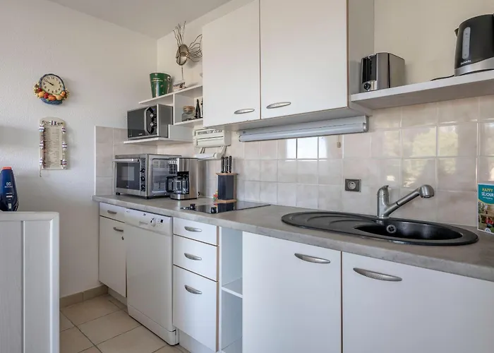 Bord De Mer, Rez-de-terrasse Pour 4, *